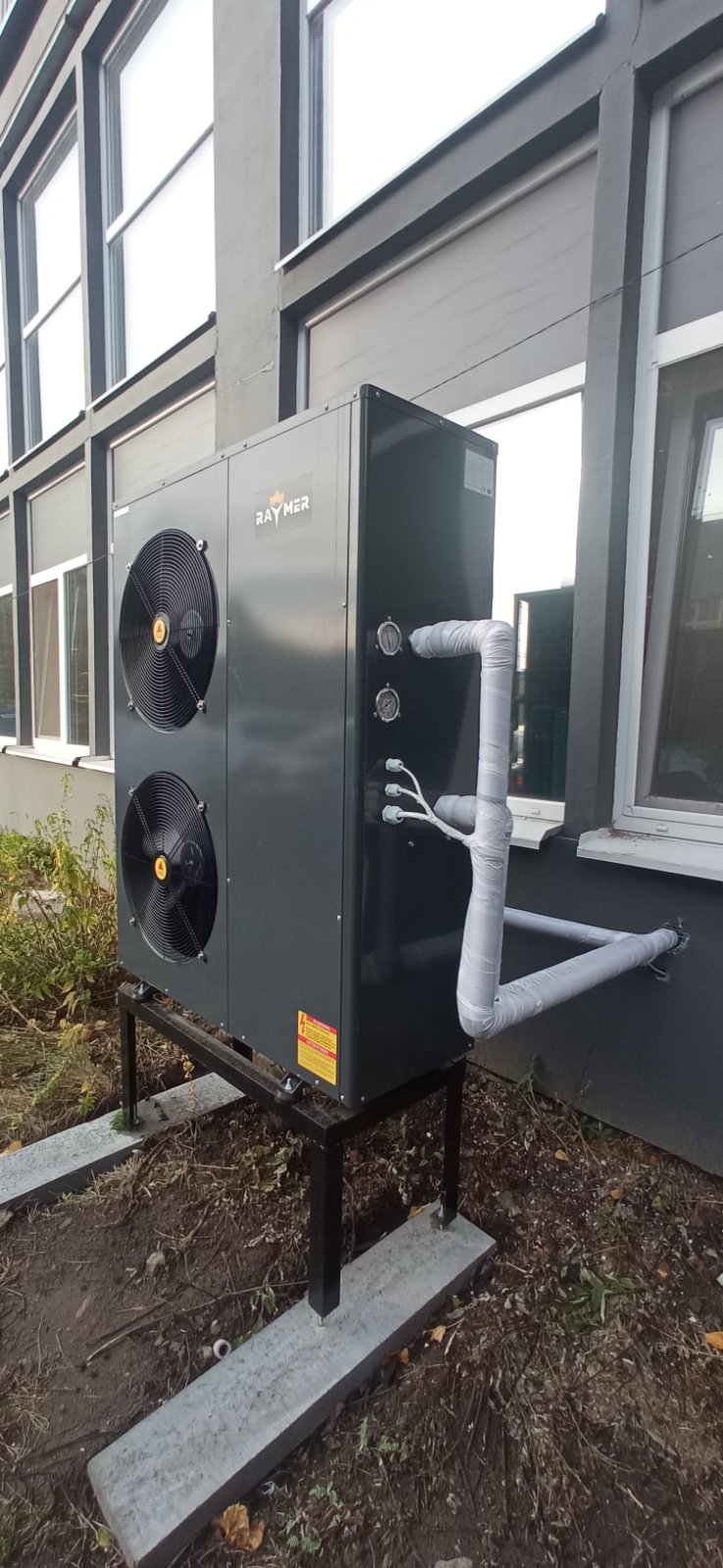 Read more about the article <span lang ="ru">Установка теплових насосов воздух-вода Raymer FA-08 на 27 кВт 380 V, Производство электрооборудования в г. Киев 700 м.кв</span>