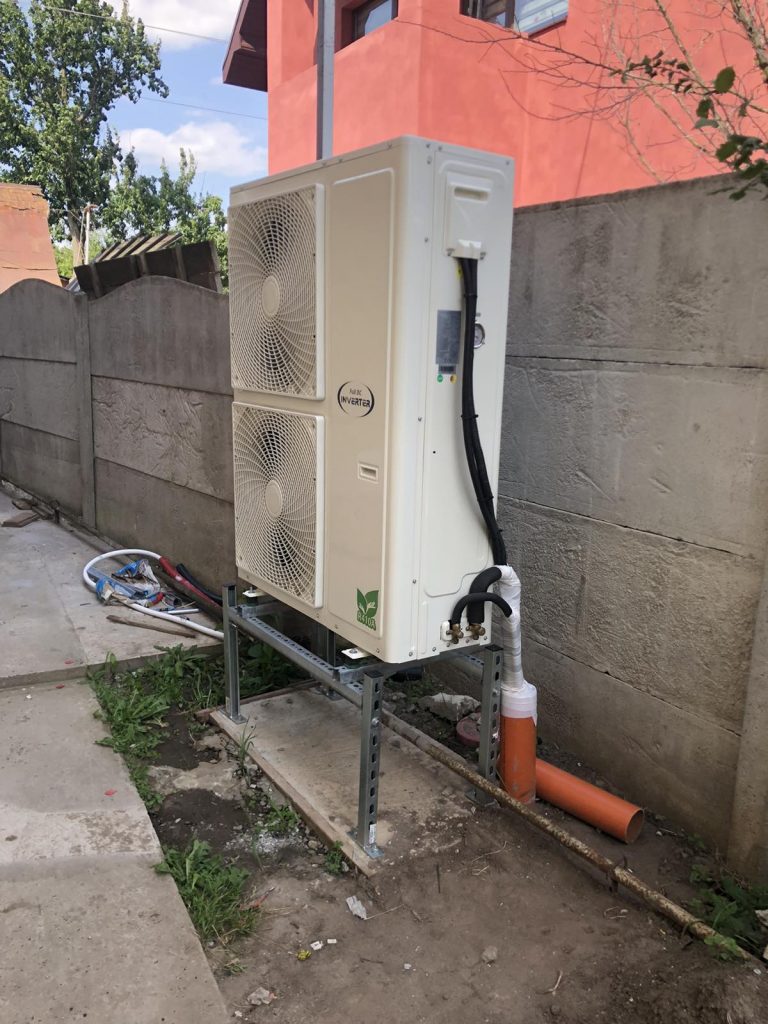 Read more about the article <span lang ="ru">Установка теплового насоса Raymer RAY-18DS1 EVI (380V) в большом частном доме на 190 м2</span>