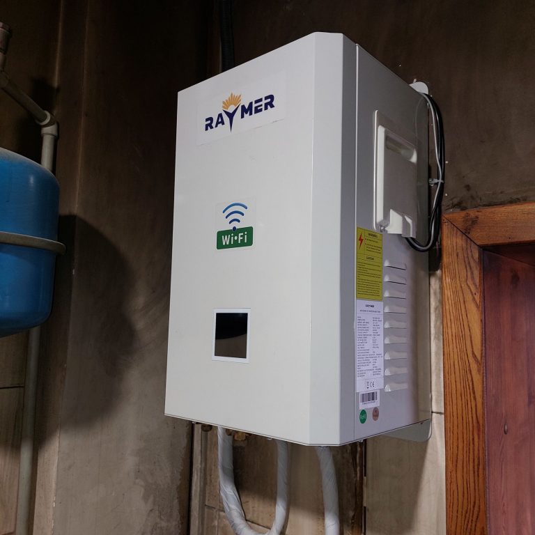 Подробнее о статье <спан lang="ru">Установка теплового насоса Raymer RAY-18DS1 EVI (380В) в большом частном доме на 230 м2</охватывать>