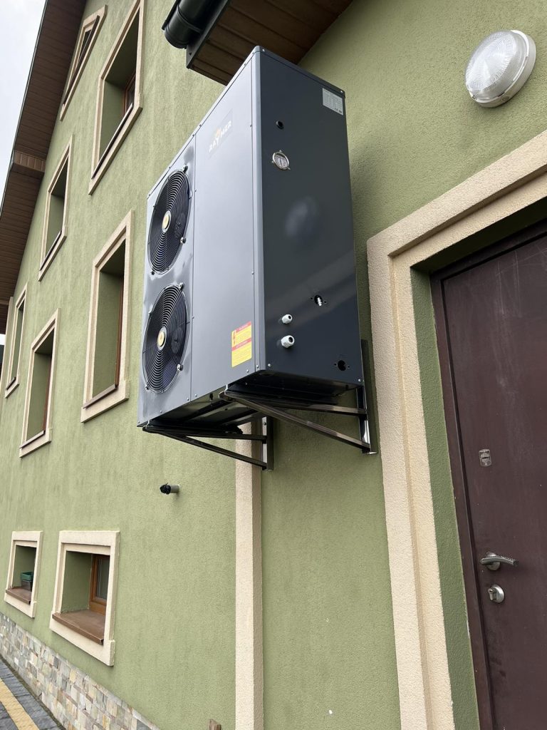 Read more about the article <span lang ="ru">Установка теплового насоса Raymer FA-05 (380V) 19кВт на коммерческое помещение 170 м2</span>