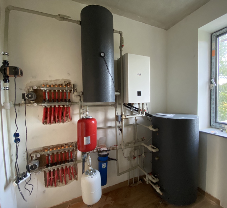 Подробнее о статье <спан lang="ru">Тепловой насос Raymer RAY-15MN на 15 кВт (380В) в частном доме на 140 м2</охватывать>