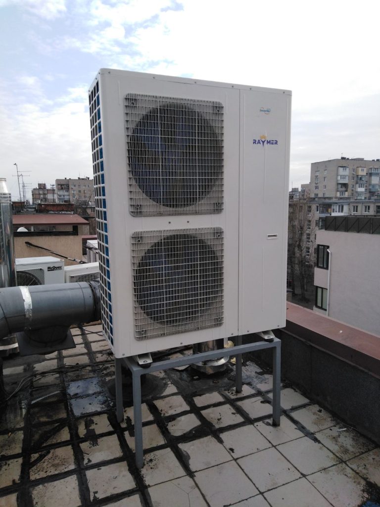 Read more about the article <span lang ="ru">Монтаж Raymer RAY-32DS1-EVI мощностью 32 кВт в комерческом помещении Днепропетровской области</span>