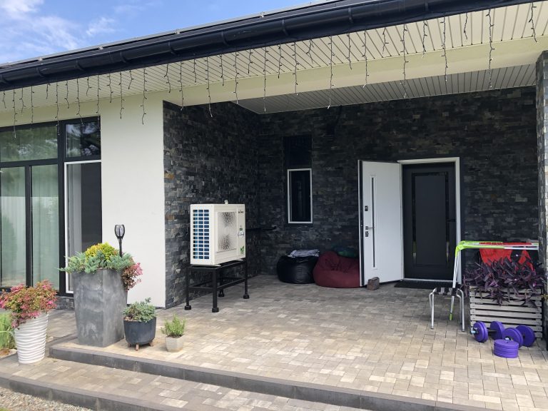 Read more about the article <span lang ="ru">Установка теплового насоса Raymer RAY-13DS1-EVI (220V) в частном доме, с.Хотяновка, Киевская обл.</span>