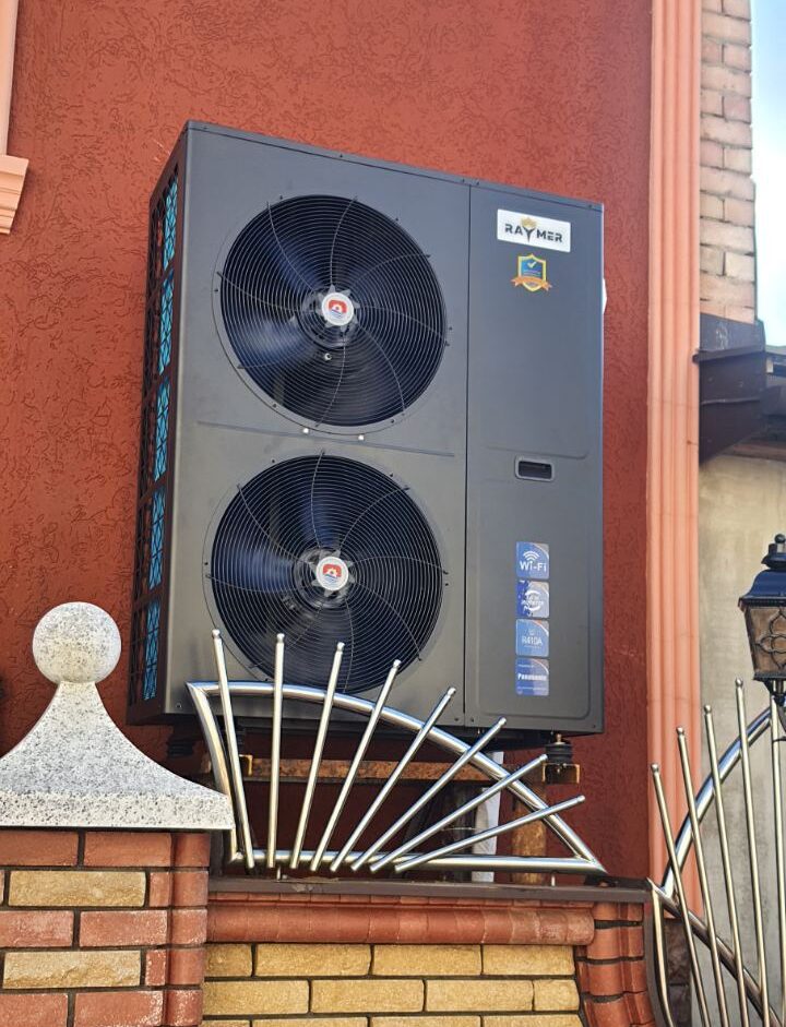 Read more about the article <span lang ="ru">Новое поколение тепловых насосов Raymer RAY-32DS2-EVI | Монтаж в с. Среднее Водяное, Закарпатской области</span>