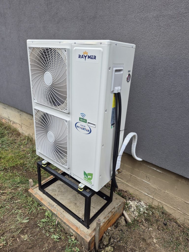 Read more about the article <span lang ="ru">Инверторный тепловой насос Raymer RAY-15DS1-EVI 220 V | Установка в с. Волчинец, дом на 140 кв. м</span>