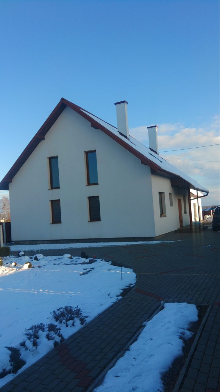 Read more about the article <span lang ="ru">Тепловой насос Raymer RAY-15DS2-EVI (220V) black | Монтаж в с. Меденичи, дом 160 м²</span>