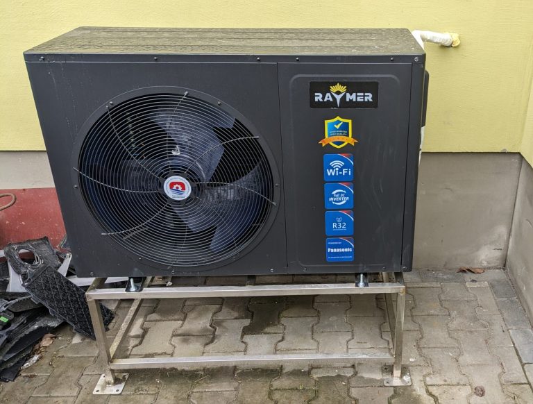 Read more about the article <span lang ="ru">Установка теплового насоса RAY-13DS2-EVI в с. Киверцы, Волынская область | Дом площадью 150 кв. м</span>