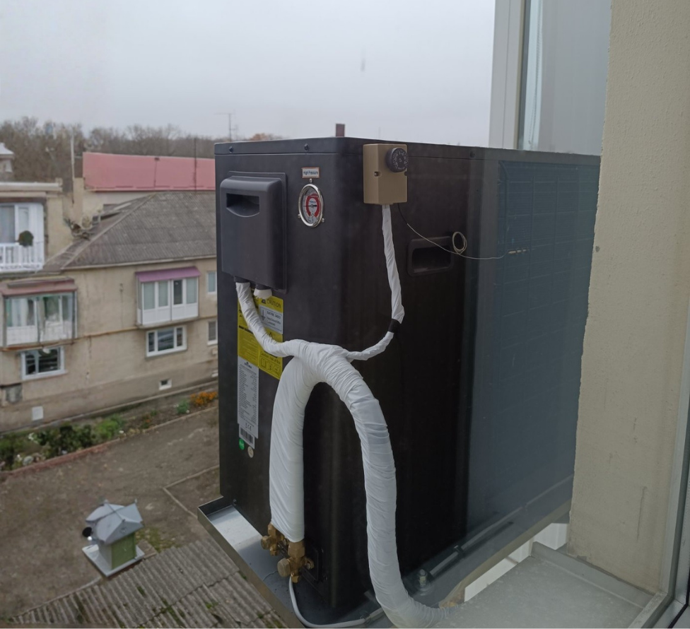 Тепловий насос Raymer RAY-15DS2-EVI (380V), монтаж в квартирі на 150 кв. м. с. Кельменці, Чернівецька область