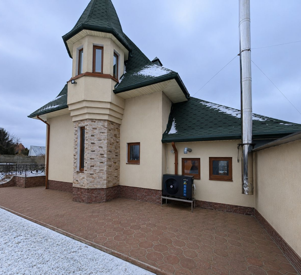 С. Крушинка, дом 150 кв.м. Установка теплового насоса Raymer RAY-15DS2-EVI (380В) на 15 кВт