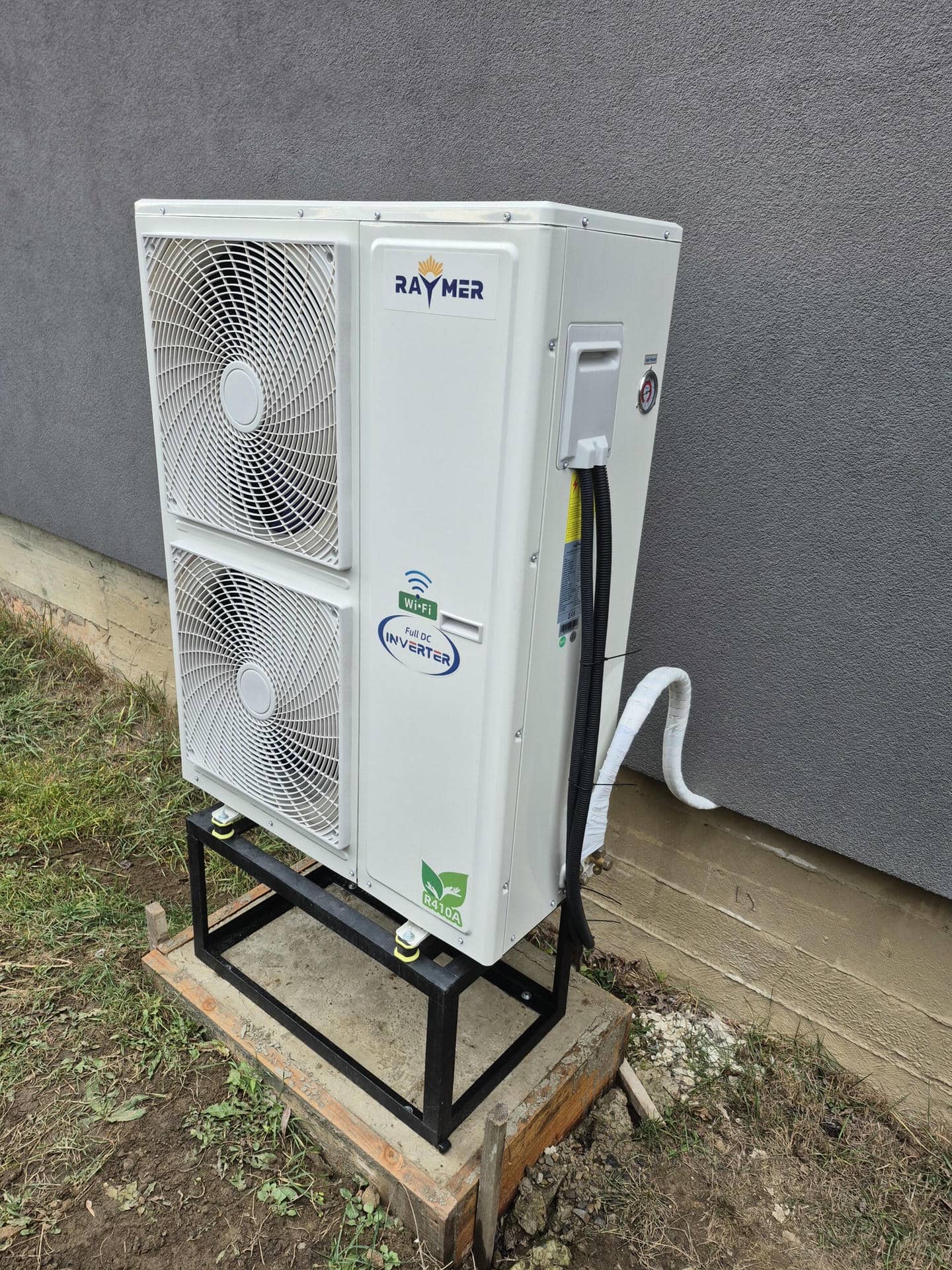Инверторный тепловой насос Raymer RAY-15DS1-EVI 220 V | Установка в с. Волчинец, дом на 140 кв. м